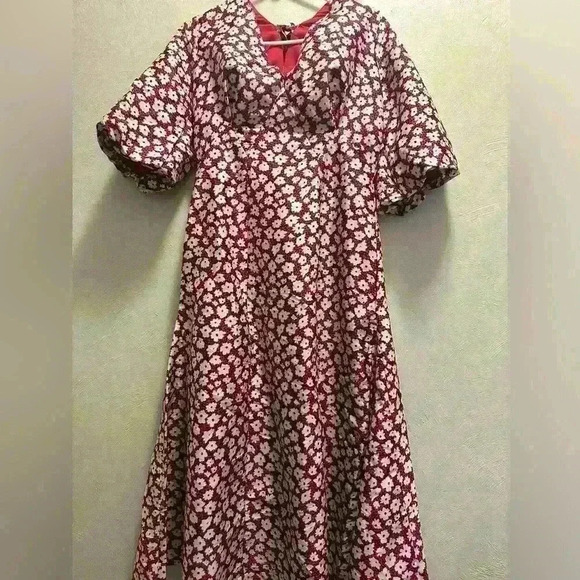 Topshop Daisy Puff Sleeve Midi- opening in the back. Tie in the back and zipper - Picture 1 of 4